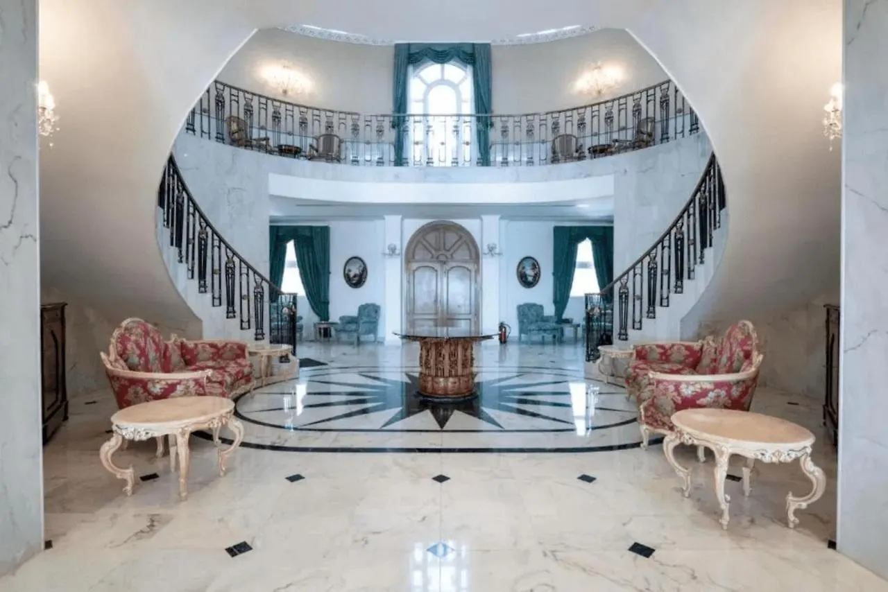 The Palace Marbella - Lavish Beachfront Villa Estepona Spain