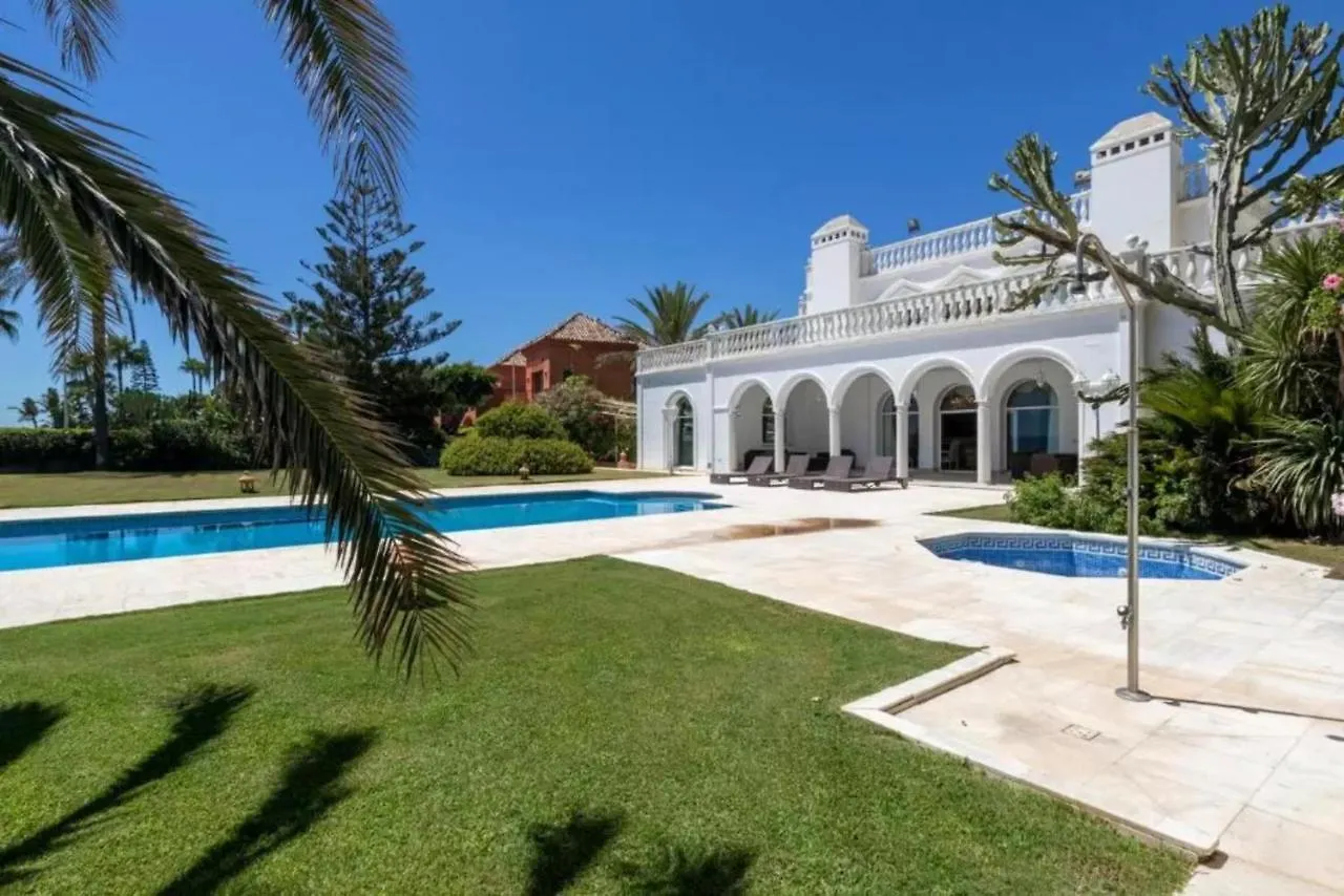 The Palace Marbella - Lavish Beachfront Villa Estepona Spain